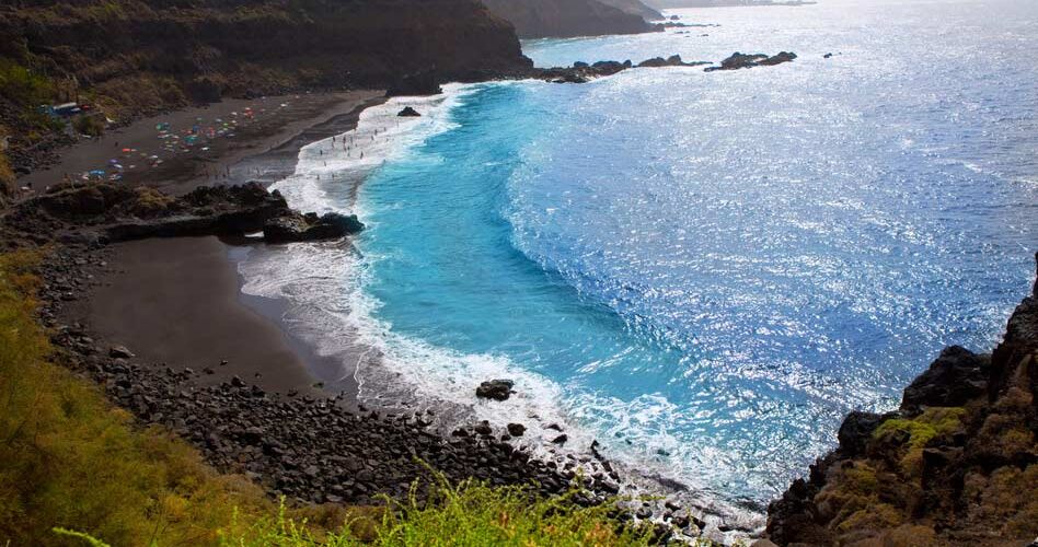 black beach1