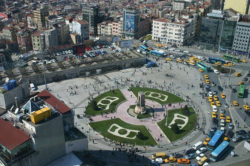 میدان تکسیم در استانبول و جاذبه های گردشگری نزدیک به آن