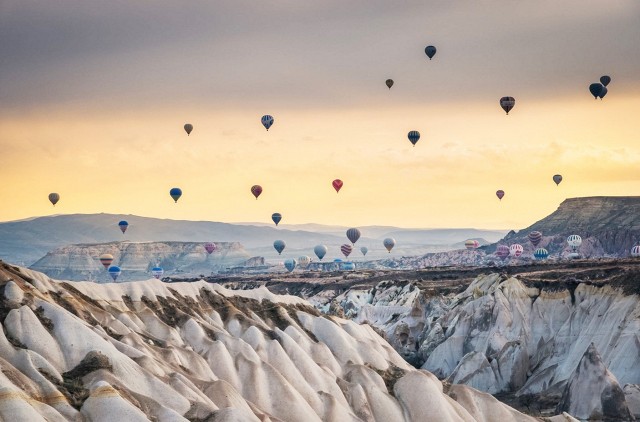 float-on-a-hot-air-balloon-in-cappadocia-turkey