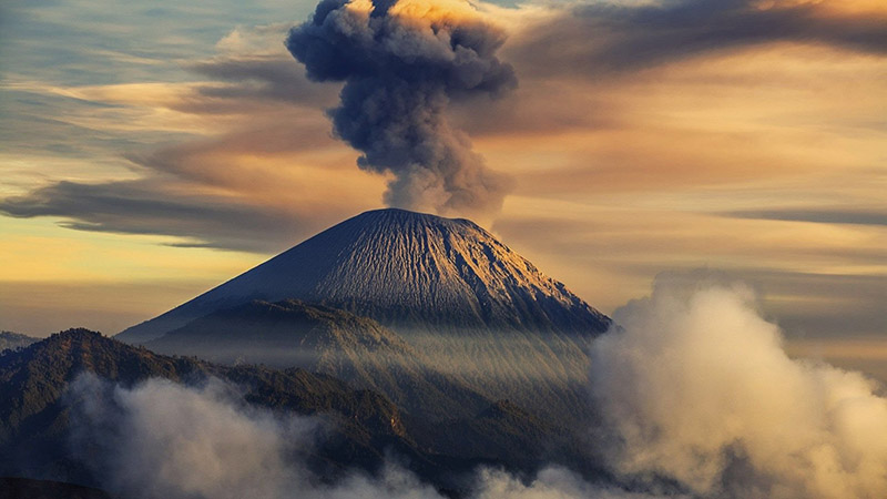 stromboli italy