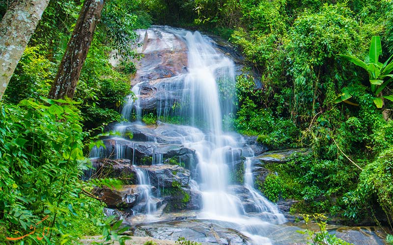 آبشار زیبای دوی پوی