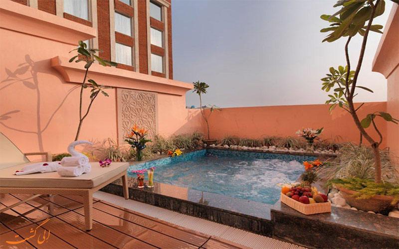 Royal Orchid- eligasht.com استخر شیرجه اتاق ها