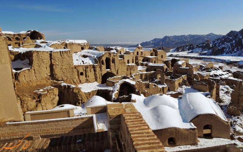 بارش برف در روستای خرانق