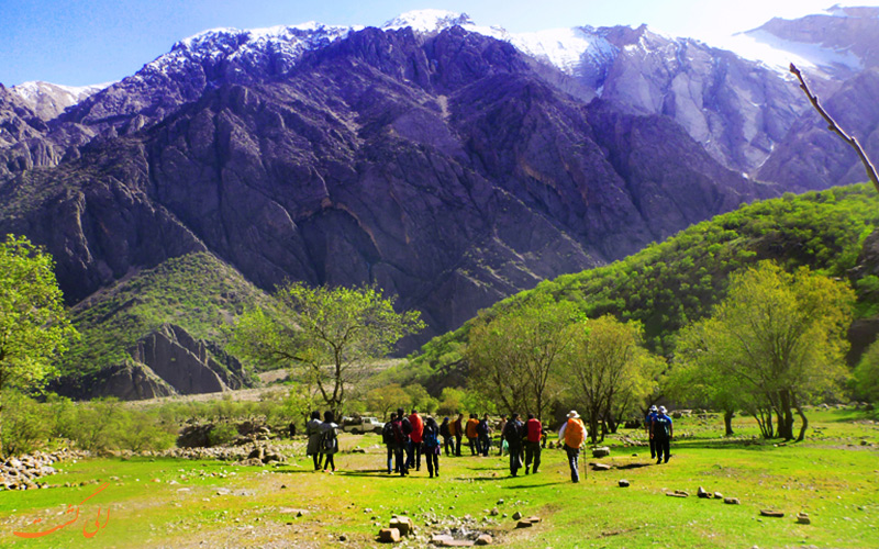 راه پیمایی و طبیعت گردی در دره عشق