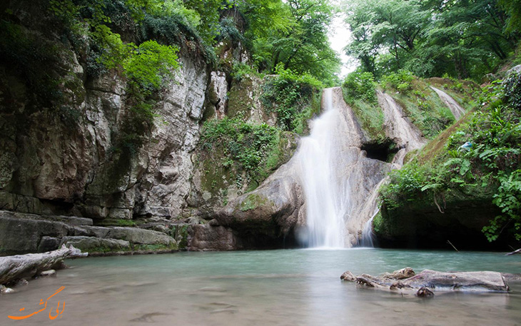 تماشای آبشار لوه در گلستان