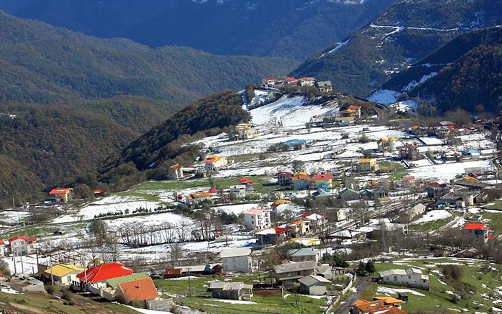 نمایی از روستای حیران پس از آب شدن برف زمستانی