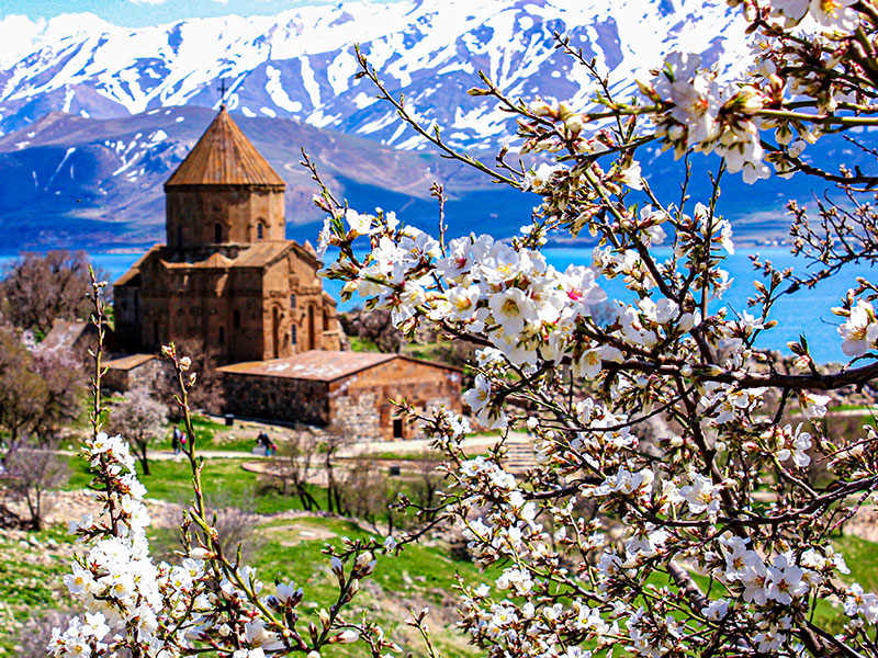 کلیسای آختامار در شهر وان