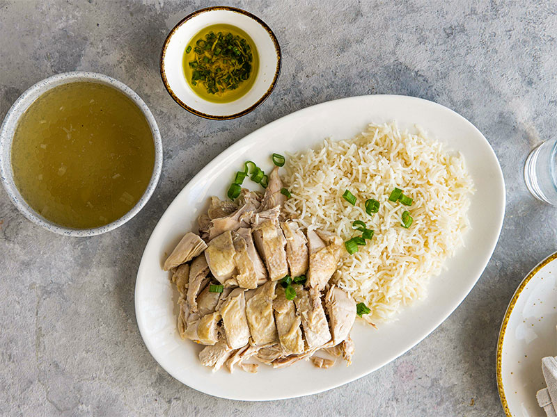 برنج مرغ هاینانس، سنگاپور (Hainanese Chicken Rice)