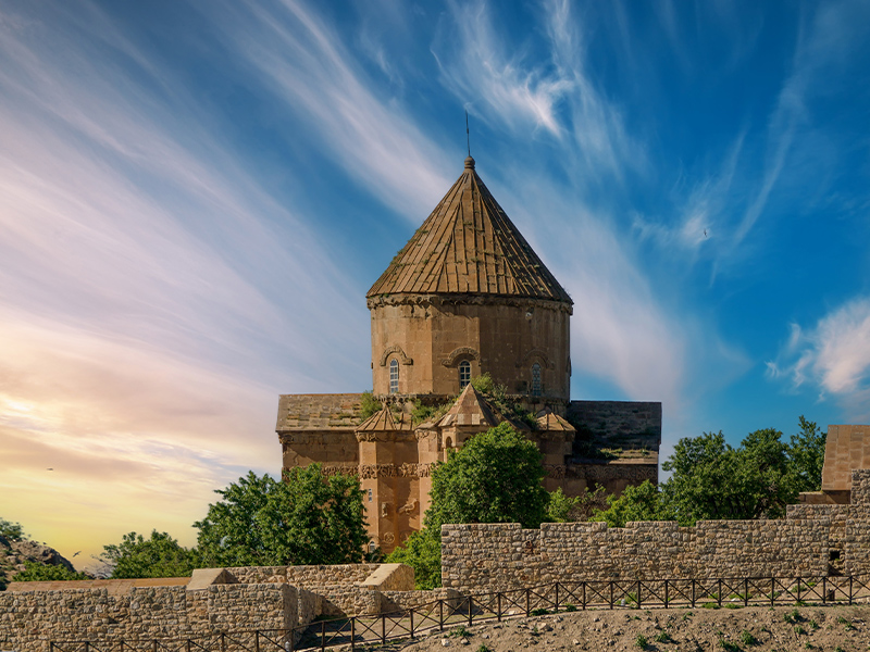 کلیسای آکدامار