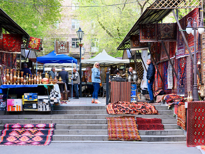 بازار ورنیساژ ایروان