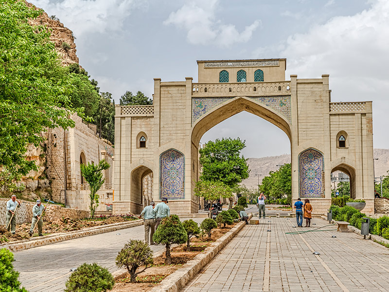 بایدها و نبایدها در سفر شیراز - الی گشت