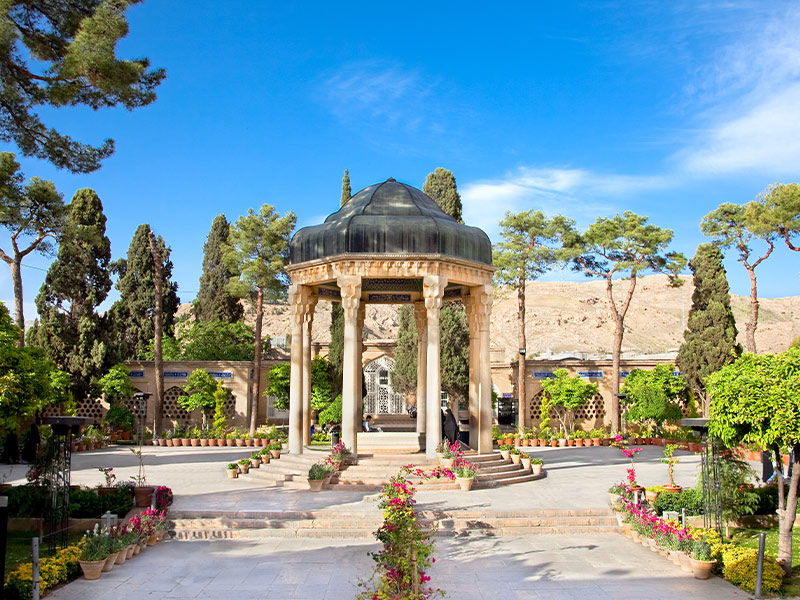 مشاهیر شیراز - راهنمای سفر به شیراز - الی گشت