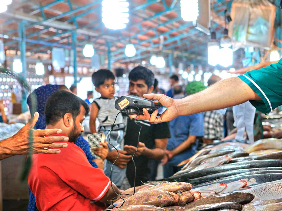 بازار شب یا بازار لاری ها در بندرعباس