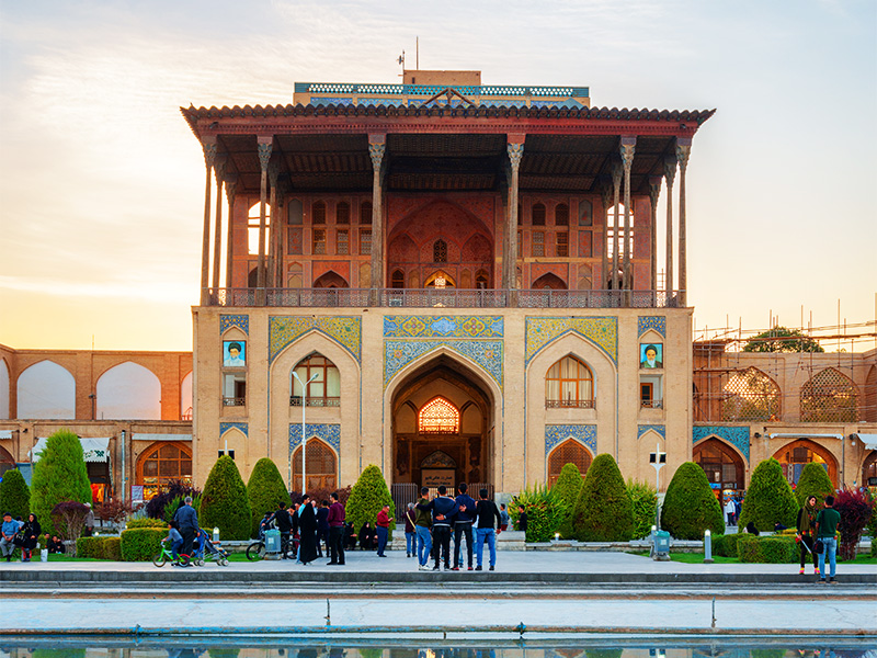 عمارت عالی قاپو - الی گشت