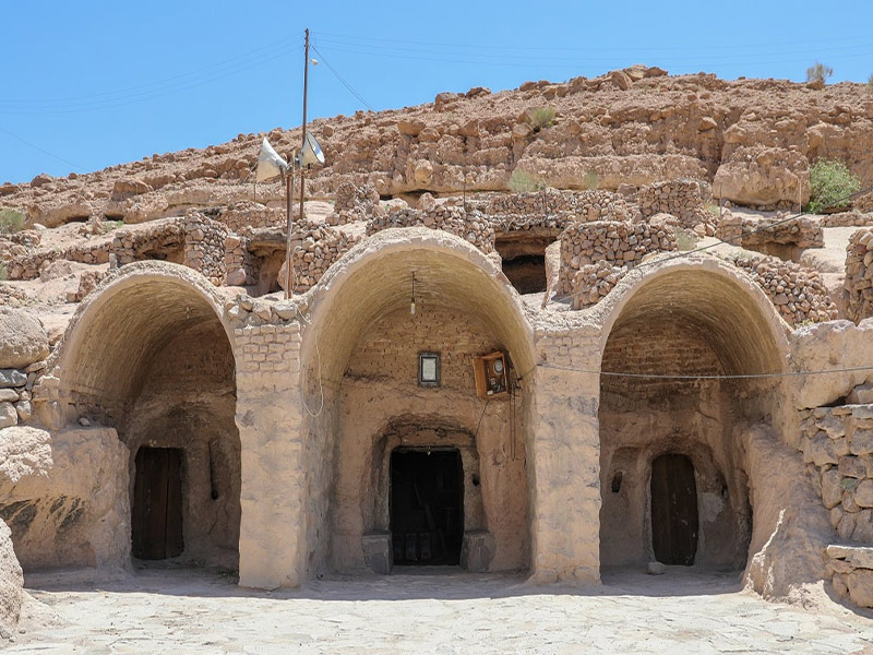 روستای میمند کرمان با معماری صخره‌ای - آثار باستانی ایران در یونسکو - الی گشت