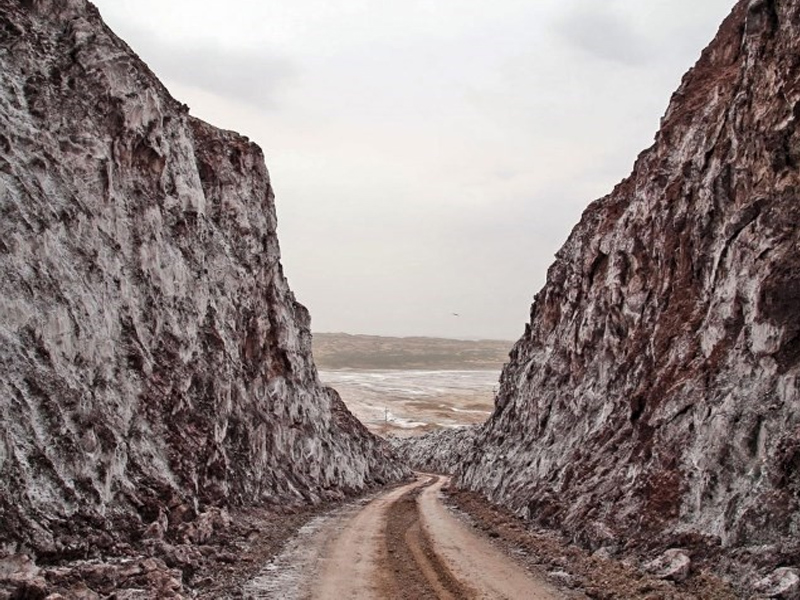 گنبد نمکی طغرود